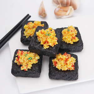 Modèle réaliste de tofu à l'ail, jouet alimentaire créatif et réaliste, décoration pour stand de snacks, accessoire de photographie culinaire. - Product Image 2