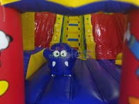 Aire de jeux gonflable géante et murs d'escalade pour enfants, thème océan, avec des motifs de souris, pieuvre, ballons, colonne, château, ours, canard et des motifs de dessins animés joyeux