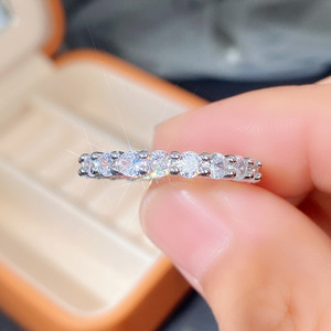 Anello Eternity F1372 da Donna con Zirconia Cubica Sintetica Rotonda, Incastonatura a Canale, Anelli di Fidanzamento alla Moda - Product Image 4