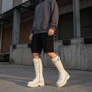 Stivali al ginocchio da <span class=keywords><strong>uomo</strong></span> personalizzati in vera pelle bianco crema con lacci e cerniera, suola spessa e punta tonda - Product Image 2