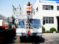 Grue hydraulique mobile QY30V de 30 tonnes, hauteur de levage standard de 40,5 m, très demandée en Chine, pour les opérations d'infrastructure