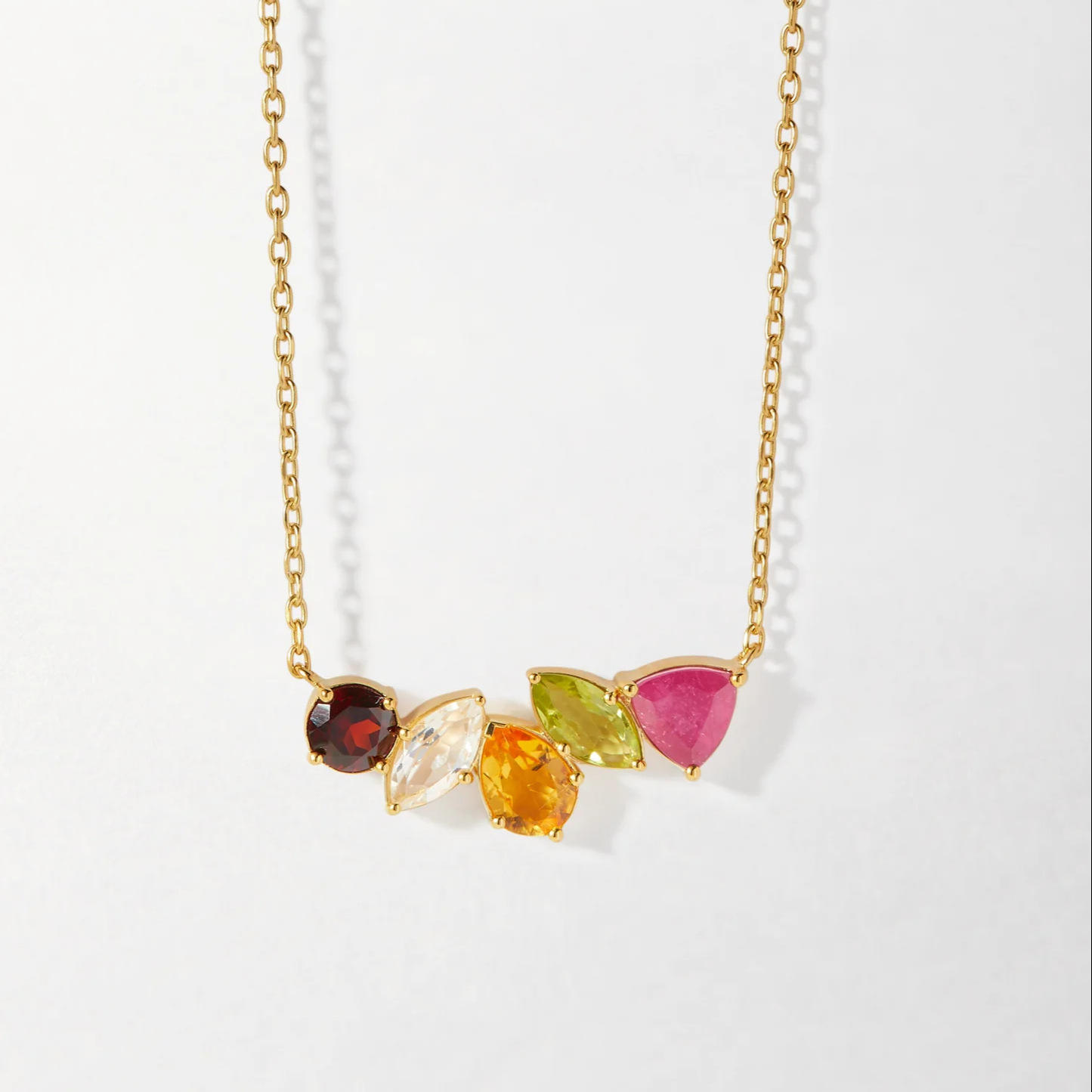 สร้อยคอห้าเพทาย