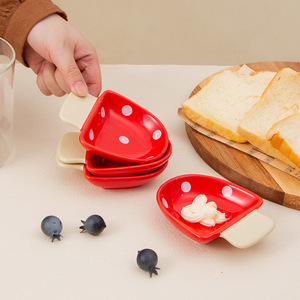 จานเซรามิครูปเห็ดลายจุดสีแดงสำหรับเสิร์ฟขนมในงานปาร์ตี้ กาแฟ ชา - Product Image 3