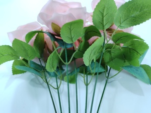 Hermoso Ramo de Rosas Artificiales de Seda de 9 Ramas, Hecho a Mano, Rosa Feliz, Especial para el Día de San Valentín, Nuevo, Versátil, de Alta Calidad - Product Image 6