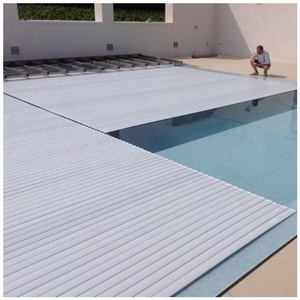 <span class=keywords><strong>Couverture</strong></span> de <span class=keywords><strong>piscine</strong></span> automatique à lamelles rigides rétractables populaires, en polycarbonate, avec rouleau électrique - Product Image 2