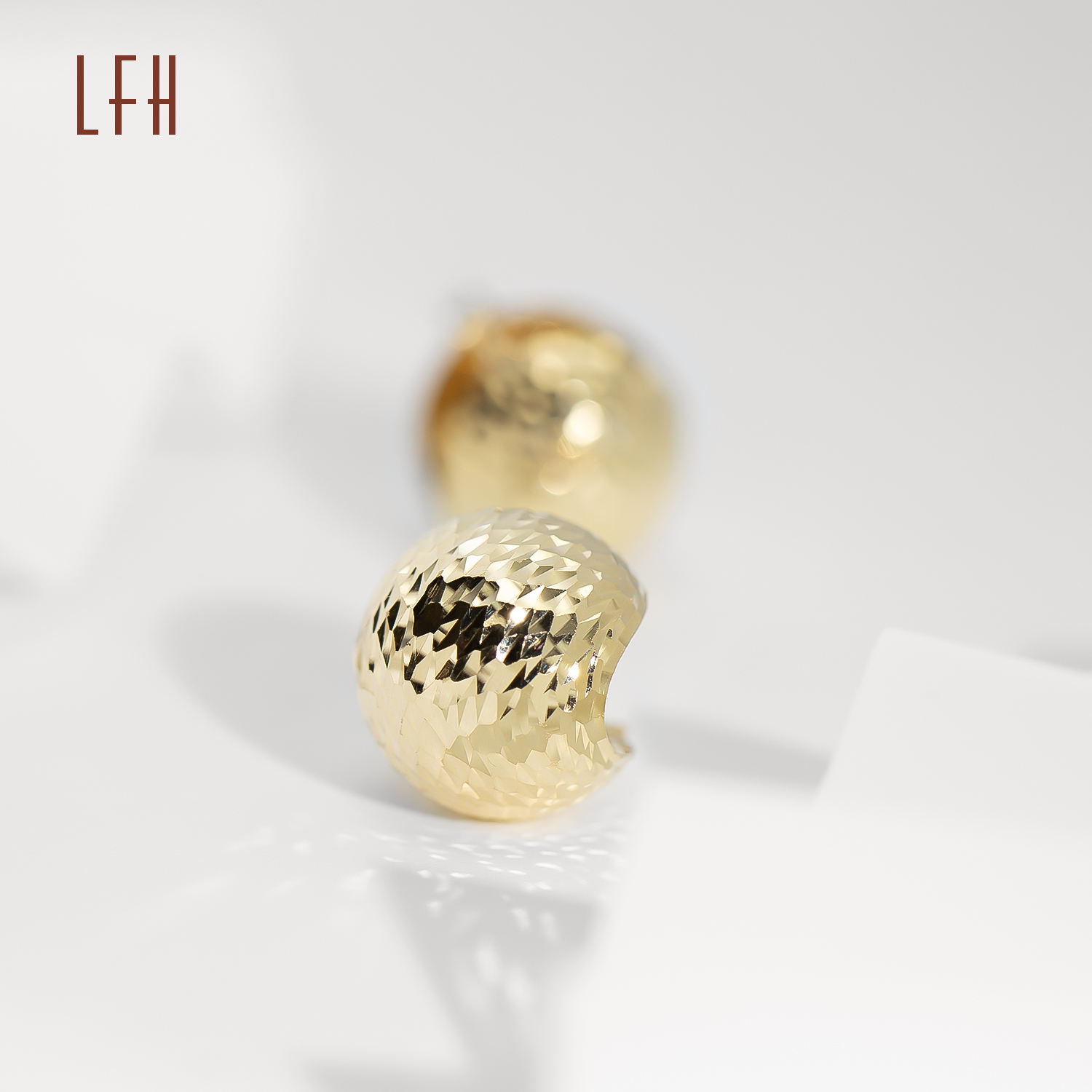 สีเหลืองทอง