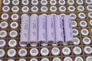 Cilindro de batería de iones de litio de 12V y 2V más vendido 18650 3,7 V 1200mAh 2000mAh Li-ion LiFePO4 baterías de iones de litio - Product Image 4