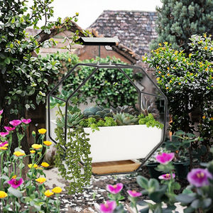 Pot de fleurs géométrique moderne en céramique pour plantes vivantes, utilisation intérieure/extérieure, suspendu au mur ou sur pied, idéal pour centres commerciaux, écologique - Product Image 3