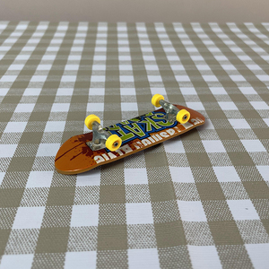Jeu populaire pour enfants : Mini-skateboards en plastique avec accessoires variés, jouet sportif à main, impression personnalisée, ensemble <span class=keywords><strong>de</strong></span> skateboards à doigts avec outils - Product Image 5