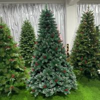 Sapin de Noël en PVC givré de haute qualité avec baies rouges et cônes de pin pour la décoration intérieure des fêtes
