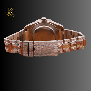 Reloj de diamantes de moissanita elegante y duradero elaborado con calidad superior y brillo lujoso para personas a la moda - Product Image 3