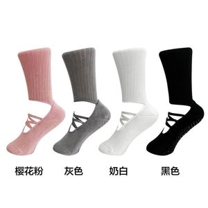 Calcetines de yoga antideslizantes profesionales para mujer, color gris, absorbentes del sudor, para Pilates, Fitness, danza y deportes - Product Image 3