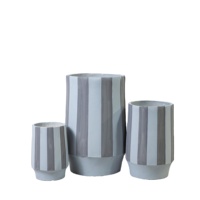 Pot de fleurs en ciment rond de grande taille respectueux de l'environnement pour l'utilisation en extérieur dans le jardin, taille et couleur personnalisables, style classique/moderne