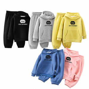 Set Felpa con Cappuccio Invernale per Bambini e Bambine, in Poliestere Felpato, Spesso e Caldo, Pantaloni Sportivi con Stampa Cartoon - Product Image 1