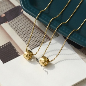 Collier Pendentif Cylindrique Minimaliste en Acier Inoxydable, Motif Croix en Grille de Diamants Romantique pour Anniversaire et Soirée Tendance - Product Image 5