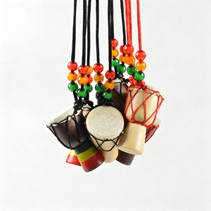 Vente en gros de mini-tambours africains, instruments de percussion, collier, pendentif ou porte-clés en bois, pour cadeau aux amateurs de musique - Product Image 1