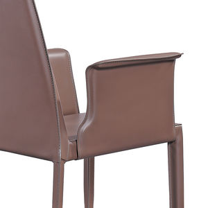 كرسي عصري من الجلد بمسند ذراع مزدوج كرسي فارس لغرفة المعيشة وغرفة الطعام والفيلا كرسي عشاء فردي كرسي غير رسمي يمكن تخصيصه - Product Image 6