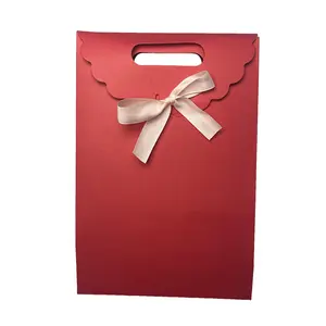 Pretty Kraft Paper Gift Bag for Pajamas Clothes Books Packaging Handle Flip Cover Paper Bags