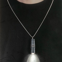 Mini lampe torche collier 28g rechargeable Type-C, lampe torche LED de poche EDC 120LM en aluminium, lampe porte-clés avec chaîne pour le camping