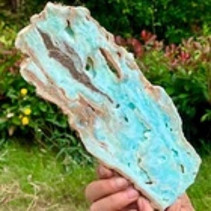 Piedra Natural de Hemimorfita Azul Cielo de Alta Calidad al por Mayor, con Patrón Grabado a Rayas, Tema de Amor, Marca CrystalHola - Product Image 3