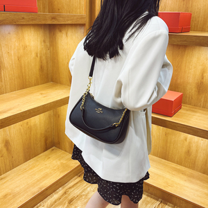 Bolso Tipo Dumpling Casual de Alta Gama para Mujer Patrón de Lichi Suave. Con cadena para la axila. Estilo moderno y a la moda.<span class=keywords><strong>663</strong></span> - Product Image 1