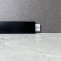 Plinthe en acier inoxydable à profil fin pour cuisine et salon, au look élégant
