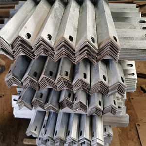 Acero Angular Galvanizado en Caliente Q235B, No Aleado, Resistente al Desgaste, Estándar GB, Servicio de Corte - Product Image 1