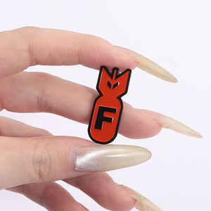 Dessin animé <span class=keywords><strong>bombe</strong></span> motif émail broches drôle intérêt broche revers Badge sac à dos vêtements bijoux cadeaux pour les amis - Product Image 4