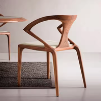 Échantillon gratuit meubles en bois pour la maison dos en osier de rotin avec coussin doux cuisine salle à manger chaise de restaurant en bois