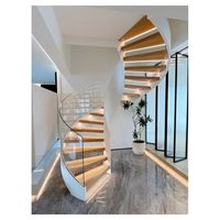 Prima Duplex Maison Escaliers en colimaçon Escalier en bois de chêne Escalier intérieur en bois Grill en acier Design Escalier en colimaçon