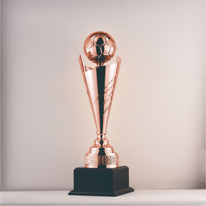 Trofei Sportivi Personalizzati e Premi Calcistici, Coppa Trofeo Sportiva in Metallo Dorato Personalizzata 520mm, Trofeo <span class=keywords><strong>Champions</strong></span> <span class=keywords><strong>League</strong></span> di Calcio - Product Image 2