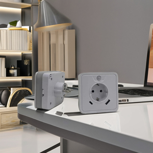 เต้ารับไฟฟ้าแบบ 1 ช่อง ได้รับการรับรองมาตรฐาน GS KC สำหรับปลั๊ก EU พร้อมพอร์ต USB 1 ช่อง และพอร์ต Type-C 1 ช่อง  พร้อมเซ็นเซอร์ตรวจจับแสง KC GS รองรับกระแสไฟ 16A - Product Image 1