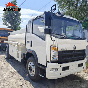 Novo 4x4 Diesel Combustível Caminhão-tanque de água 1000 galões Reboque tanque de água <span class=keywords><strong>10000</strong></span> litros <span class=keywords><strong>Bowser</strong></span> de água 3000L Caminhão-tanque de água - Product Image 4