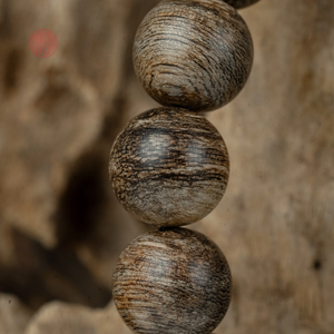 Pulsera Redonda de Agarwood de 12mm, Calidad Casi Sumergible Tipo 1, Madera de Oud Natural, Joyería Espiritual de Lujo - Product Image 2