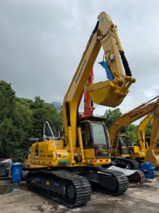 รถขุดตีนตะขาบขนาดกลาง Komatsu PC160 มือสอง เครื่องจักรไฮดรอลิกญี่ปุ่นแท้ สำหรับงานโครงสร้างพื้นฐานในเมือง - Product Image 1