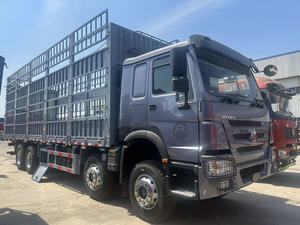 Camión de Carga SINOTRUK HOWO 8x4 de 12 Ruedas <span class=keywords><strong>con</strong></span> <span class=keywords><strong>Jaula</strong></span> para Transporte Especializado de Ganado - Product Image 3