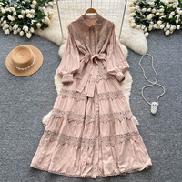 Robe longue décontractée élégante pour femme, jaune, avec empiècements en dentelle, coupe trapèze, manches longues, col montant, ceinture et boutonnage, pour le quotidien