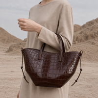 Sac fourre-tout structuré en cuir texturé effet reptile sur mesure pour femme, grand sac de ville spacieux pour le quotidien, marque privée