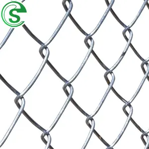 热卖聚氯乙烯涂层镀锌丝网链环临时围栏旋风铁丝网