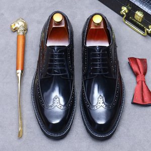 Zapatos casuales de negocios de cuero con superficie brillante, hechos de cuero genuino, con suela gruesa y punta redonda. - Product Image 3