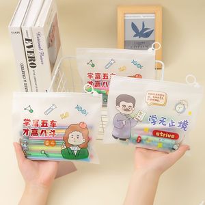 Bolsa de documentos con diseño de celebridades de dibujos animados, organizador de almacenamiento de papelería para estudiantes, transparente, con cremallera, A5, PVC - Product Image 3