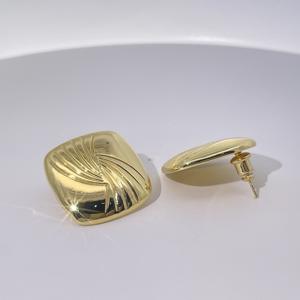 Pendientes de Botón Geométricos de Lujo Ligeros, Estilo Clásico Vintage, Chapados en Oro, de Latón, Sin Piedras Preciosas, de Tianyu Gems - Product Image 6