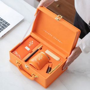 Coffret Cadeau d'Entreprise Haut de Gamme avec Carnet, Mug, Marque-page et Stylo – Articles Souvenirs du Nouvel An – Coffret Texturé - Product Image 1