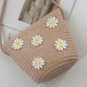 Mode française sacs à main fleur <span class=keywords><strong>sac</strong></span> à main pour femme paille coquille <span class=keywords><strong>sac</strong></span> à main Design moderne sacs dames filles Unique <span class=keywords><strong>sac</strong></span> en <span class=keywords><strong>fibre</strong></span> <span class=keywords><strong>de</strong></span> <span class=keywords><strong>coco</strong></span> - Product Image 5