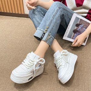 Chaussons à semelles épaisses pour un usage décontracté, Nouveau style printemps-automne 2026, Succès en ligne, Sneakers pour femmes extrêmement populaires - Product Image 6