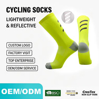 Chaussettes de cyclisme réfléchissantes légères en gros, respirantes et confortables, conception personnalisée OEM ODM pour le cyclisme