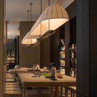 Lustre moderne en tissu de soie linéaire, luminaire suspendu en métal bronze sur mesure pour hall d'hôtel, bar, réception, bureau, librairie