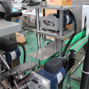 Tự động nước khoáng nước giải khát pet chai Nhiệt PVC phim thu nhỏ tay áo nhãn gói ghi nhãn Applicator máy - Product Image 6