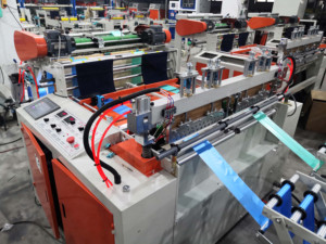 Túi rác nhựa hai dòng trong máy làm CuộN - Product Image 5