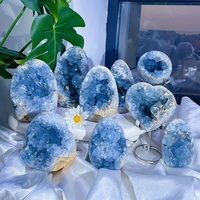 Vente en gros de géodes de celestite bleue en pierre naturelle polie, grappe de quartz, cristal de guérison, tendance mode pour la décoration intérieure